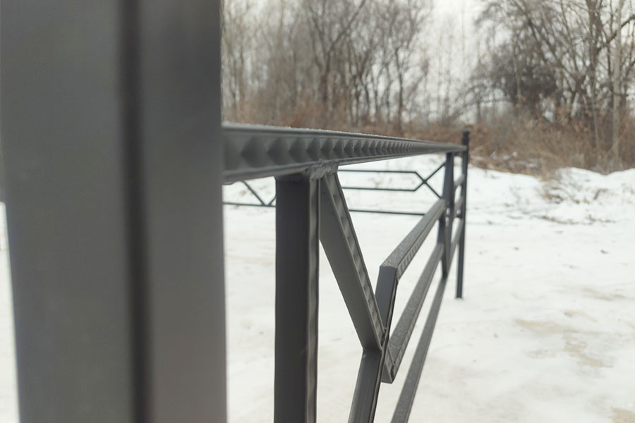 Деталь готической оградки - качественная сварка